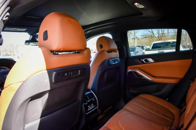 Photo of 2022 Mineral White Metallic BMW X6