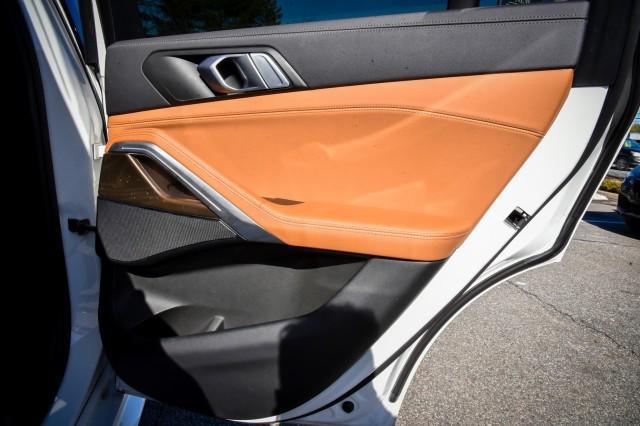 Photo of 2022 Mineral White Metallic BMW X6