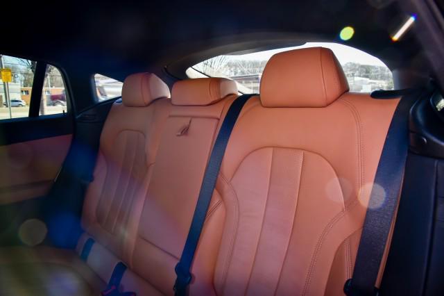 Photo of 2022 Mineral White Metallic BMW X6