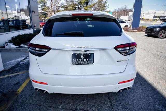 Photo of 2023 WHITE Maserati Levante