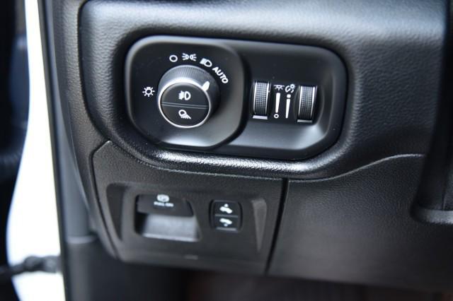 Photo of 2019 Bright White Clearcoat RAM 1500