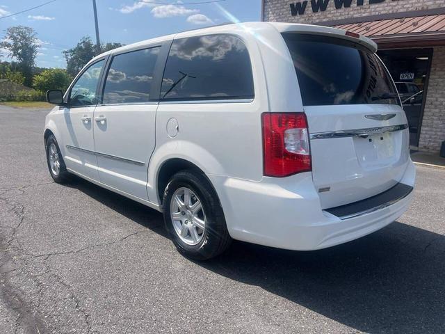 Photo of 2012 Stone White Clearcoat Chrysler Town & Country