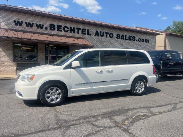 Photo of 2012 Stone White Clearcoat Chrysler Town & Country