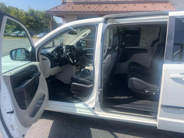 Photo of 2012 Stone White Clearcoat Chrysler Town & Country