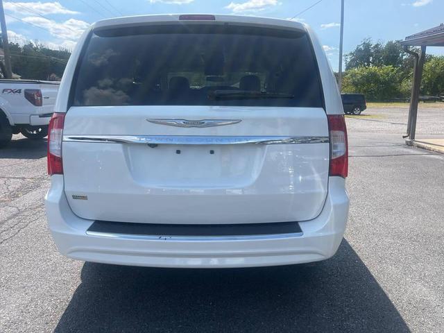 Photo of 2012 Stone White Clearcoat Chrysler Town & Country