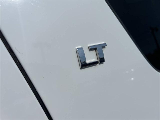 Photo of 2013 Summit White Chevrolet Tahoe