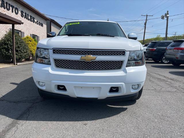 Photo of 2013 Summit White Chevrolet Tahoe