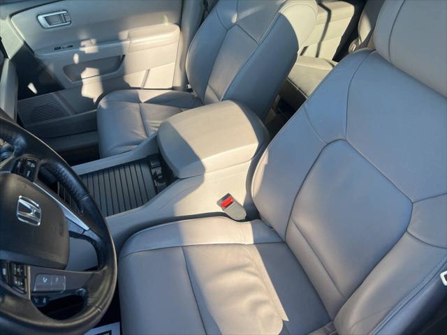 Photo of 2013 Crystal Black Pearl Honda Pilot