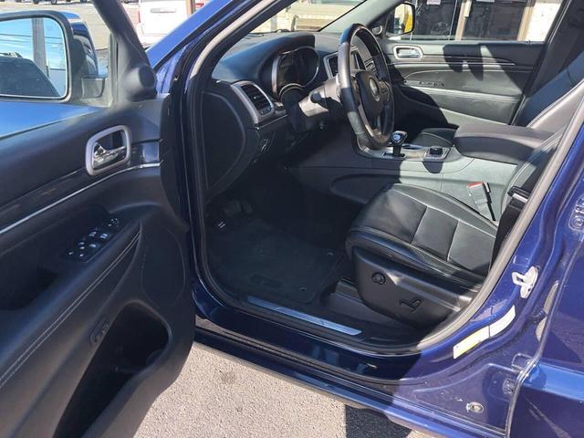 Photo of 2015 True Blue Pearlcoat Jeep Grand Cherokee