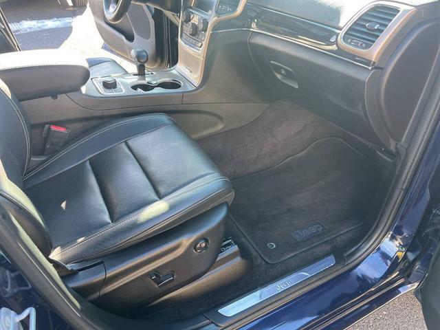 Photo of 2015 True Blue Pearlcoat Jeep Grand Cherokee