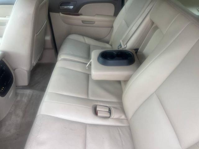 Photo of 2013 Black Chevrolet Suburban
