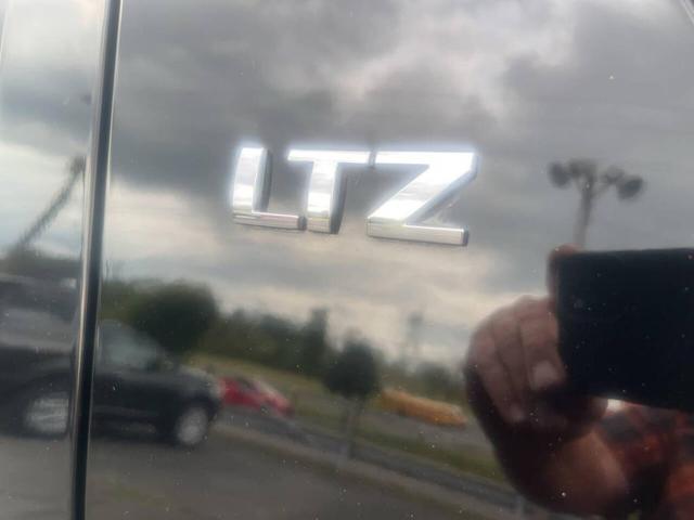 Photo of 2013 Black Chevrolet Suburban