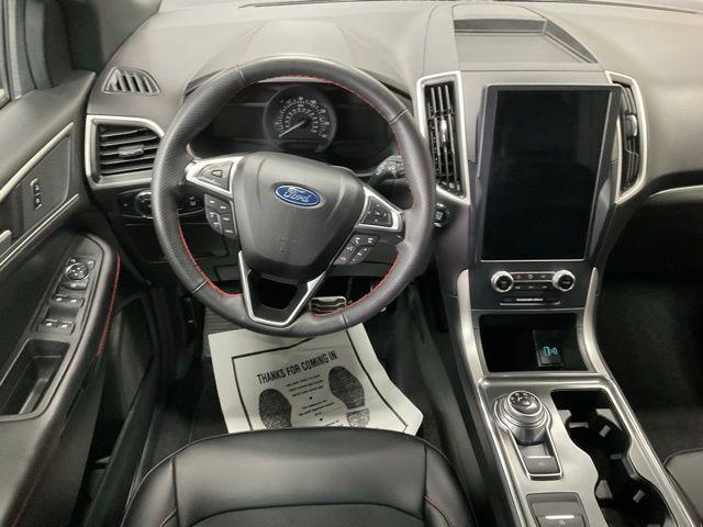 Photo of 2024 Stone Blue Metallic Ford Edge