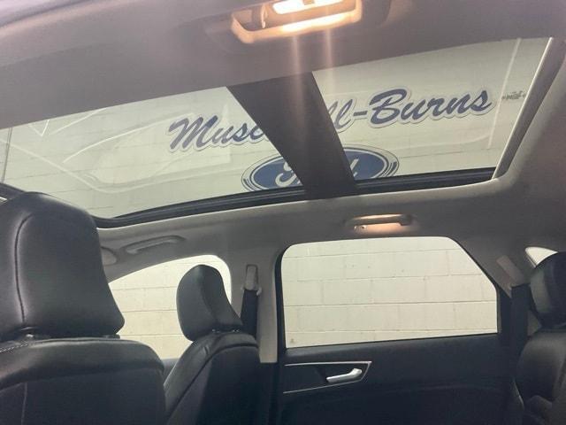Photo of 2023 Atlas Blue Metallic Ford Edge
