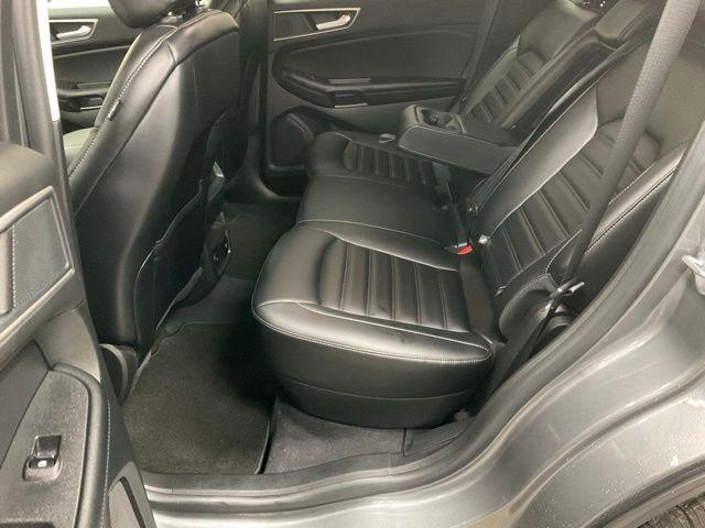 Photo of 2023 Carbonized Gray Metallic Ford Edge