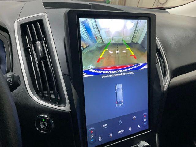 Photo of 2023 Rapid Red Metallic Tinted Clearcoat Ford Edge