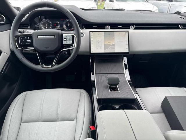 Photo of 2026 Fuji White Land Rover Range Rover Evoque