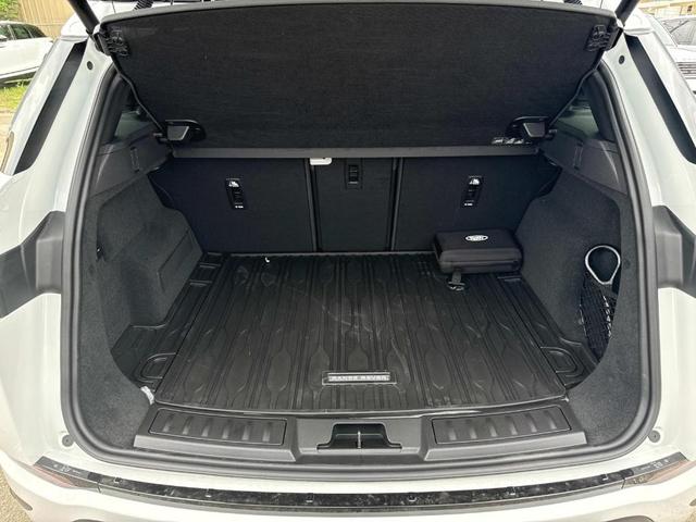 Photo of 2026 Fuji White Land Rover Range Rover Evoque