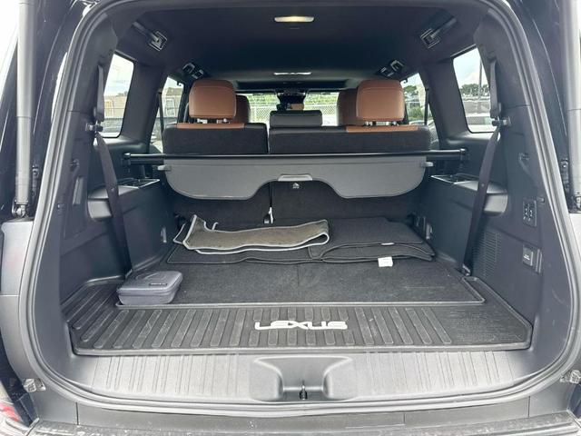 Photo of 2024 Black Lexus GX 550