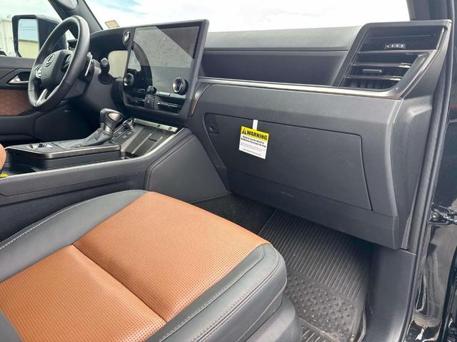 Photo of 2024 Black Lexus GX 550