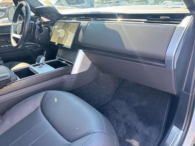 Photo of 2025 Fuji White Land Rover Range Rover