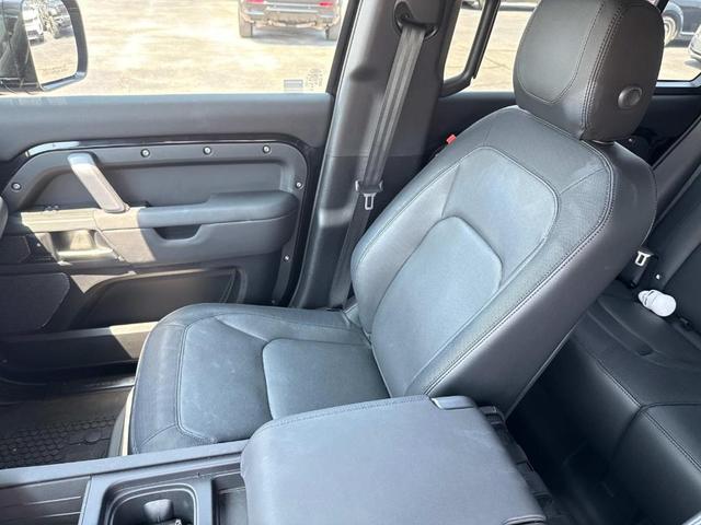 Photo of 2024 Santorini Black Land Rover Defender