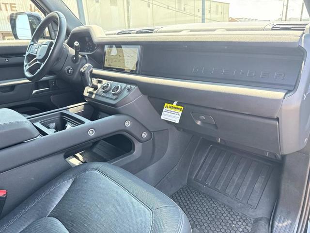 Photo of 2024 Santorini Black Land Rover Defender