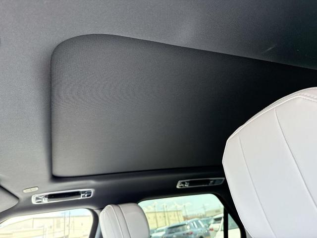 Photo of 2025 Ostuni Pearl White Land Rover Range Rover Sport
