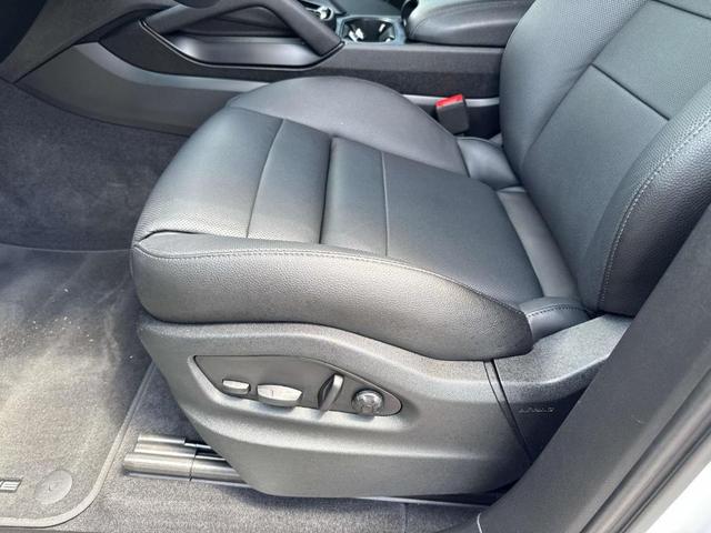 Photo of 2024 Carrara White Metallic Porsche Cayenne