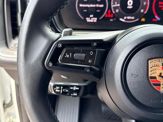 Photo of 2024 Carrara White Metallic Porsche Cayenne