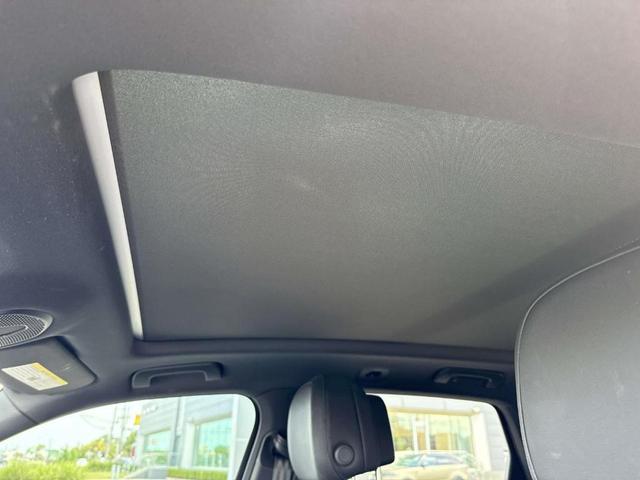 Photo of 2024 Carrara White Metallic Porsche Cayenne