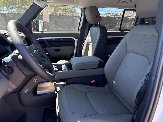 Photo of 2025 Fuji White Land Rover Defender