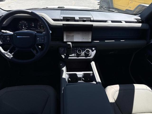 Photo of 2025 Fuji White Land Rover Defender