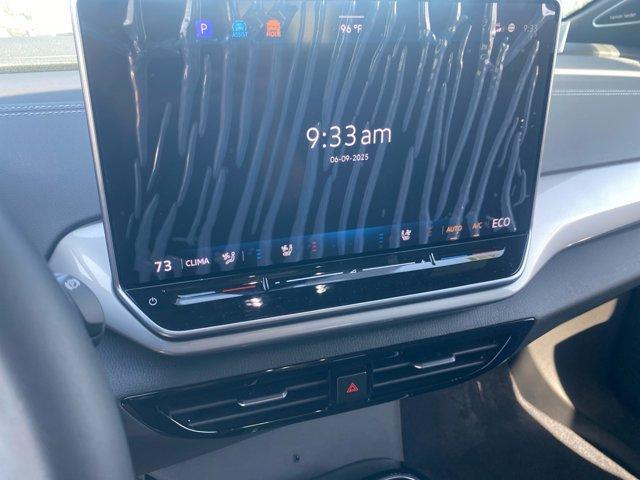 Photo of 2025 Pure Gray w/ Black Roof Volkswagen ID.4