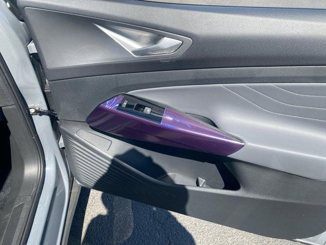 Photo of 2025 Pure Gray w/ Black Roof Volkswagen ID.4