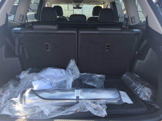Photo of 2026 Silver Mist Metallic Volkswagen Atlas