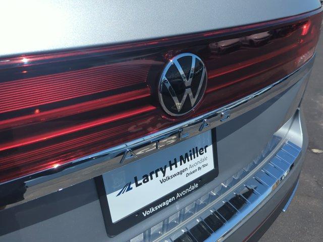 Photo of 2026 Silver Mist Metallic Volkswagen Atlas