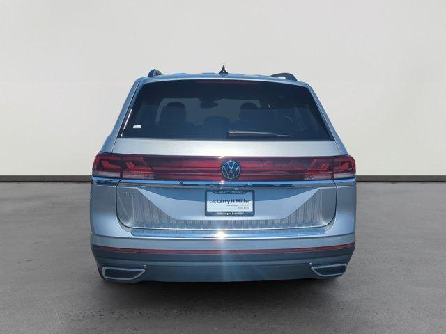 Photo of 2026 Silver Mist Metallic Volkswagen Atlas