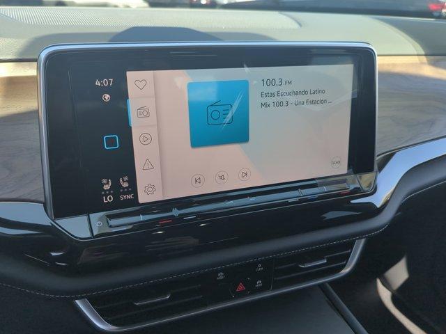 Photo of 2026 Silver Mist Metallic Volkswagen Atlas