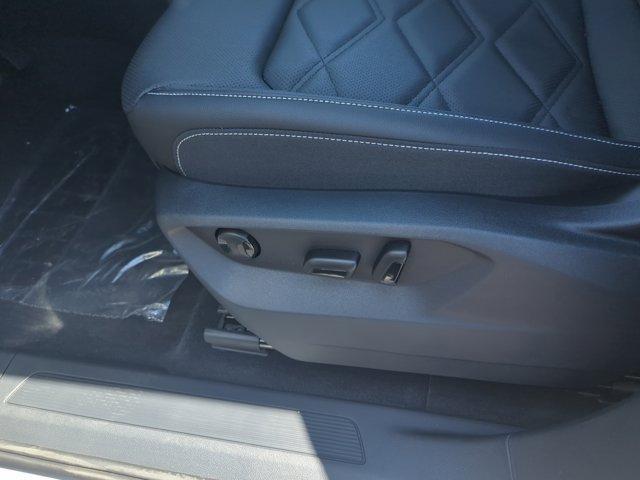Photo of 2026 Silver Mist Metallic Volkswagen Atlas