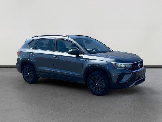 Photo of 2022 Platinum Gray Metallic Volkswagen Taos