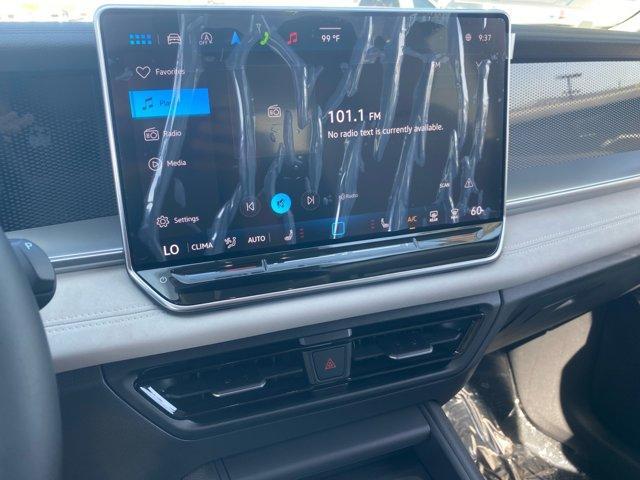 Photo of 2025 Pure White Volkswagen Tiguan