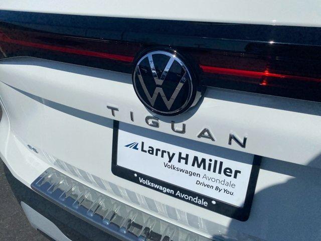 Photo of 2025 Pure White Volkswagen Tiguan