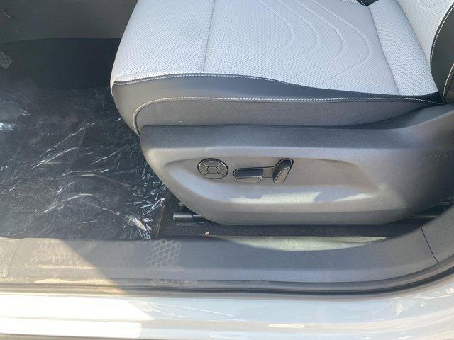 Photo of 2025 Pure White Volkswagen Tiguan