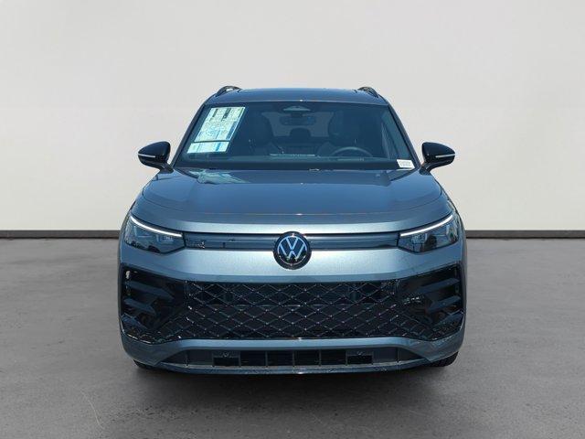 Photo of 2025 Platinum Gray Metallic Volkswagen Tiguan