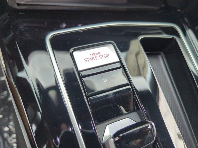 Photo of 2025 Oyster Silver Metallic Volkswagen Golf GTI