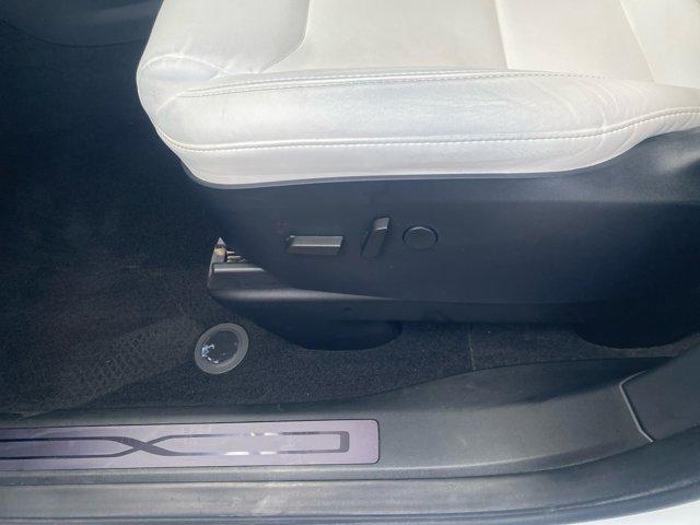 Photo of 2020 Pearl White Multi Tesla Model X