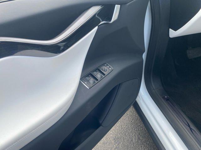 Photo of 2020 Pearl White Multi Tesla Model X