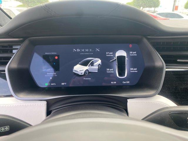 Photo of 2020 Pearl White Multi Tesla Model X
