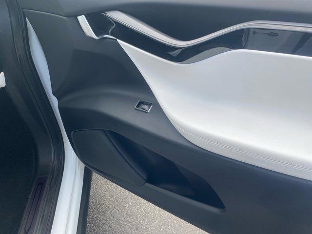 Photo of 2020 Pearl White Multi Tesla Model X
